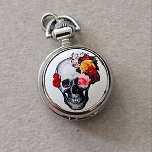 Pocket watch pendant with skull